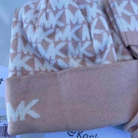 Michael Kors Hat,Gloves & Scarf Set Gift Box MK Signature Powder Blush - Picture 2 of 7